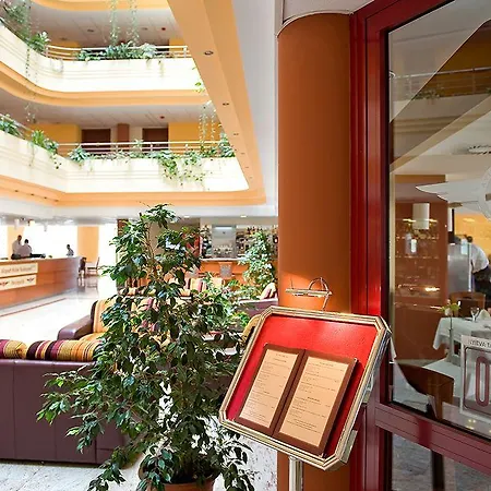 布达佩斯机场酒店 韦切什