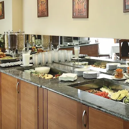 Airport Budapest 4*